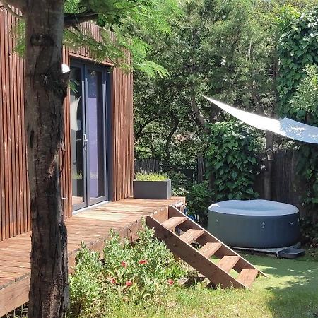 Joli Studio Climatise Avec Jacuzzi Prive Et Entree Independante Fréjus Exteriér fotografie