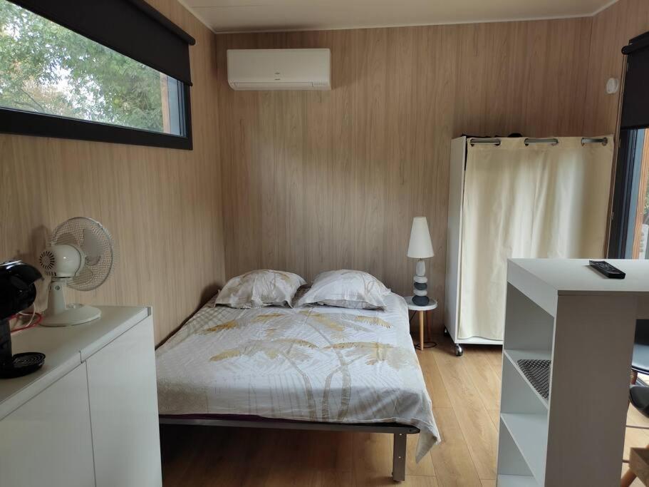 Joli Studio Climatise Avec Jacuzzi Prive Et Entree Independante Fréjus Exteriér fotografie
