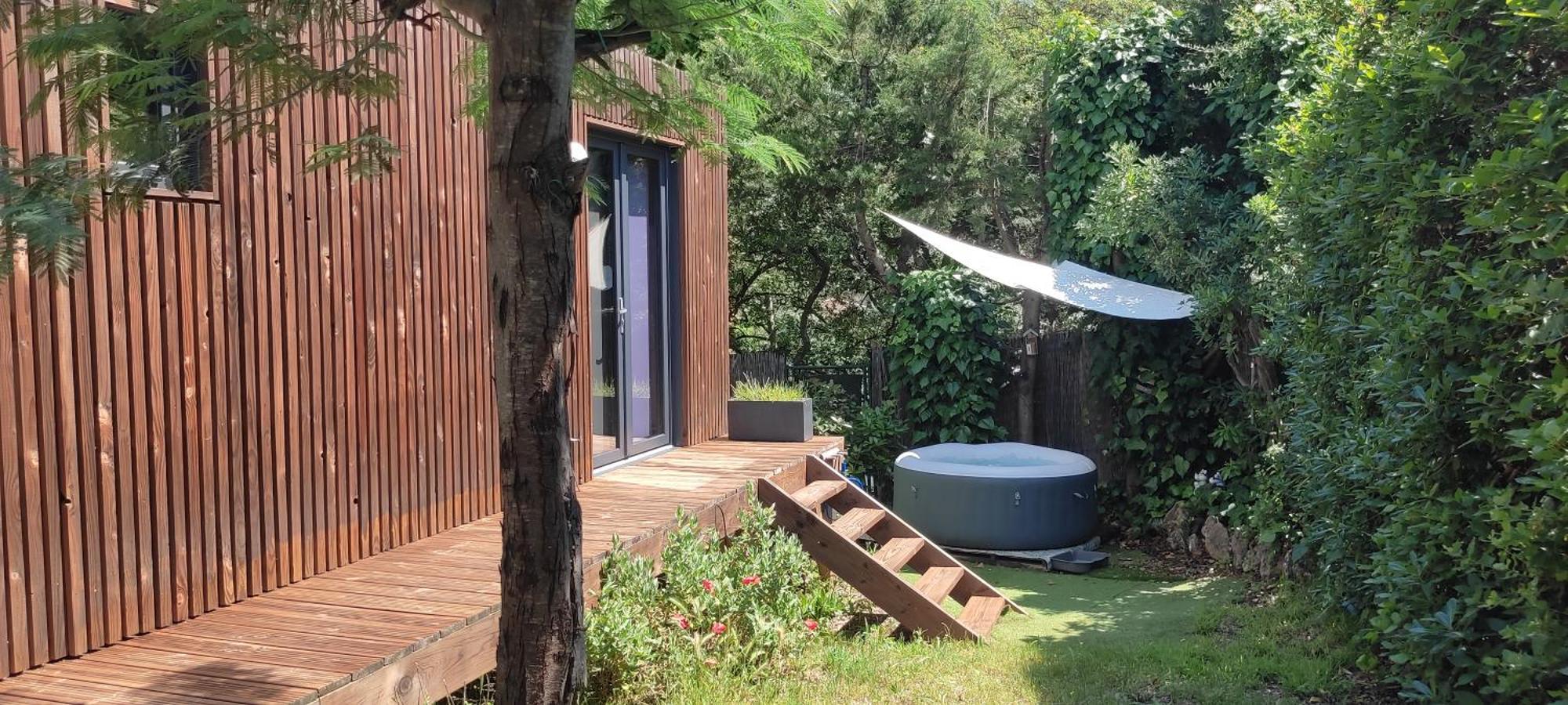 Joli Studio Climatise Avec Jacuzzi Prive Et Entree Independante Fréjus Exteriér fotografie